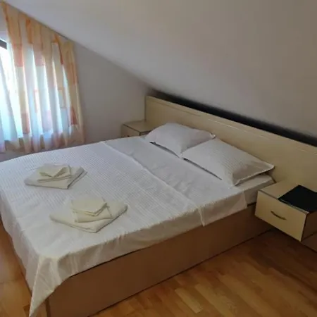 Casa Emelis 홈스테이