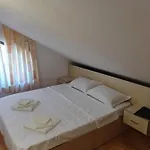 Casa Emelis Gazde/Camere de închiriat Eforie Nord